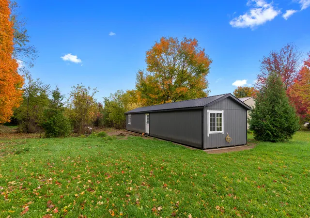 Photo 3 of Single family home for sale at 66301 County Rd 681, Hartford, MI 49057 | MLS# 81025059978 | Listing updated on 2026-04-10