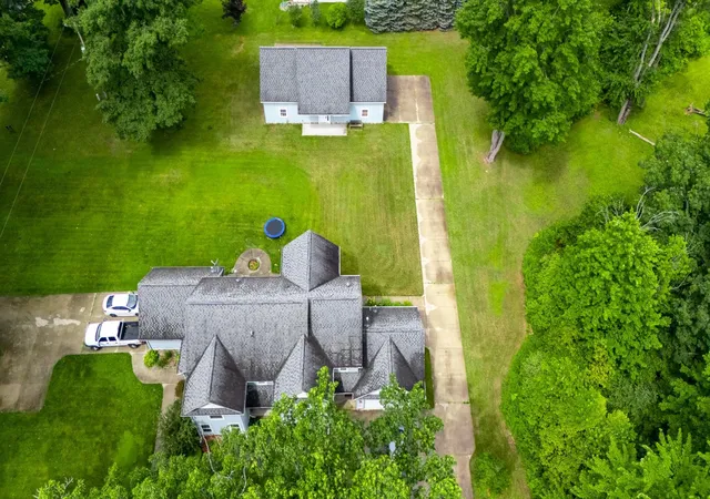 2nd image of 103 Ultra Ct, Roscommon, MI 48653 | MLS# 77080064008