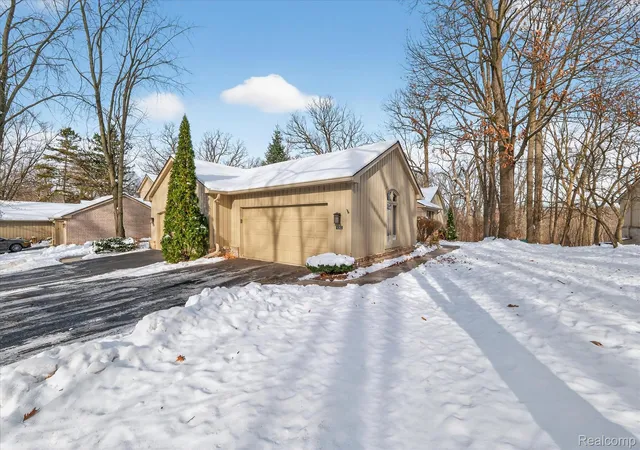 Photo 1 of Sale Pending at 1193 Timberview Trl, Bloomfield Hills, MI 48304 | MLS# 20251057614 | Listing updated on 2026-07-07