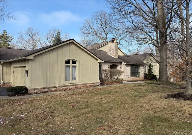 Listing Photo 1 - Condo for sale in building located at 1193 Timberview Trl, Bloomfield Hills, MI 48304