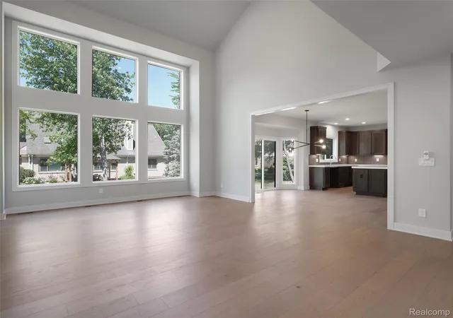Photo 4 of Single family home for sale at 3941 Capstan Ct, Troy, MI 48085 | MLS# 20251057637 | Listing updated on 2026-09-19
