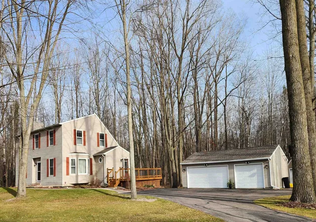 Photo 3 of Single family home for sale at 3400 N Sturgeon Rd, Midland, MI 48642 | MLS# 79080064109 | Listing updated on 2026-06-24