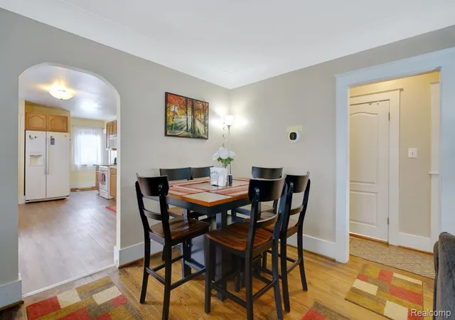 3rd image of 832 Pinecrest Dr E, Ferndale, MI 48220 | MLS# 20251057734