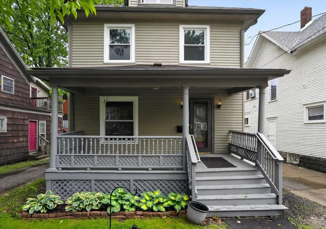 Photo 3 of Single family home for sale at 309 W Lapeer St, Lansing, MI 48933 | MLS# 60050195476 | Listing updated on 2026-08-26