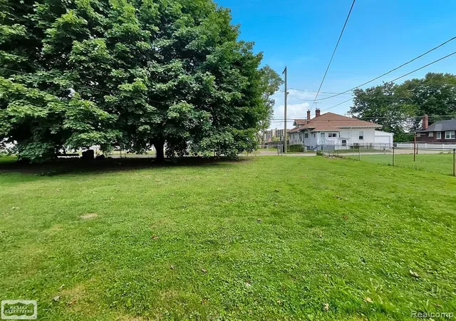 Homes for sale in Mt Clemens City Macomb, MI | 35 Michigan St, Mt Clemens City Macomb, MI 48043 | MLS# 58050195477