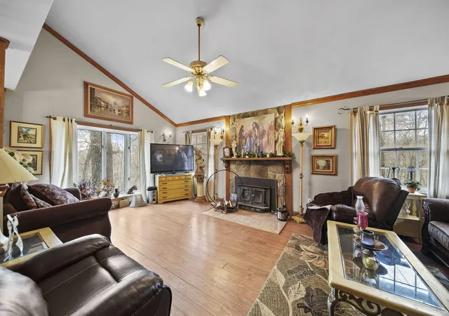 4th image of 270 Wood Hills Dr, Concord, MI 49237 | MLS# 55025060827