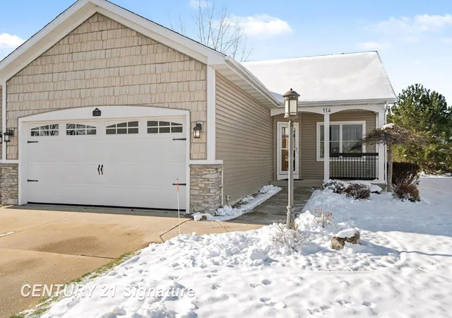 Listing Photo 2 - Condo for sale in building located at 114 Tuscany Cir, Saginaw, MI 48603