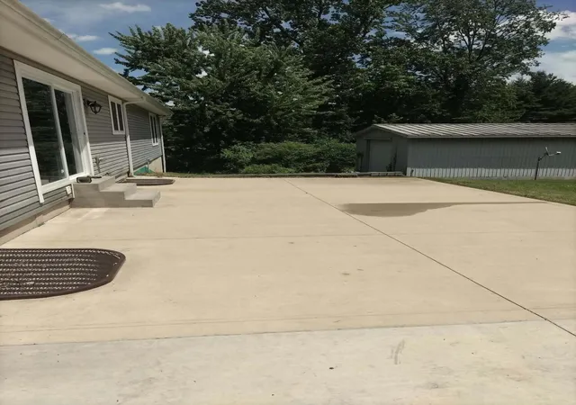 Photo 3 of Single family home for sale at 33067 School St, Dowagiac, MI 49047 | MLS# 69025060929 | Listing updated on 2026-09-16