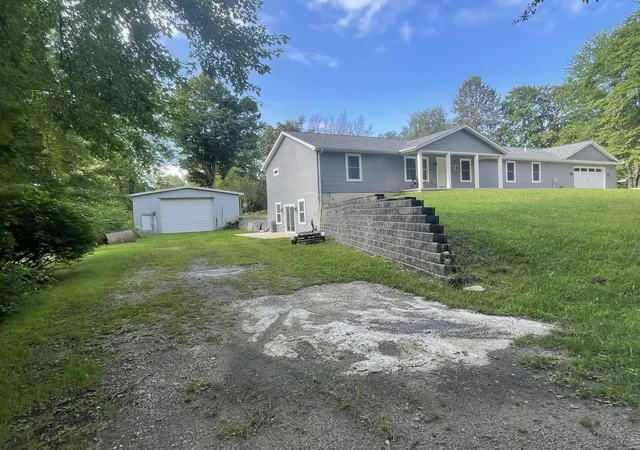 2nd image of 33067 School St, Dowagiac, MI 49047 | MLS# 69025060929