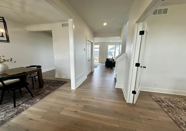 5th image of 8288 Eagle Peak Dr, Jenison, MI 49428 | MLS# 65025060951