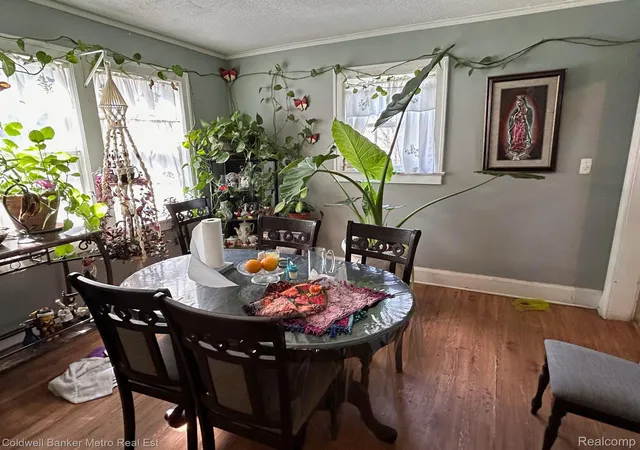 Photo 3 of Single family home for sale at 669 N Perry St, Pontiac, MI 48342 | MLS# 20251058514 | Listing updated on 2026-07-09
