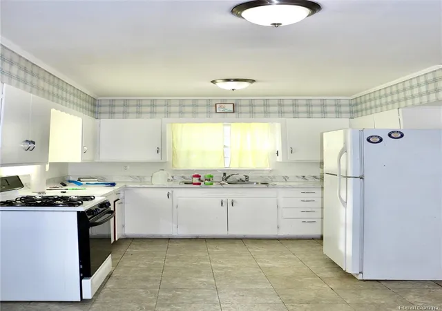 2nd image of 8410 Linden Rd, Swartz Creek, MI 48473 | MLS# 20251058836