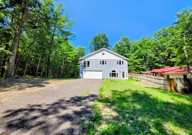 Photo 2 of Single family home for sale at 6395 S Lakeshore Dr, Pentwater, MI 49449 | MLS# 67025061139 | Listing updated on 2026-09-02