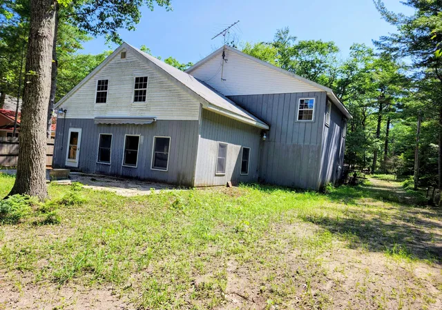 Photo 3 of Single family home for sale at 6395 S Lakeshore Dr, Pentwater, MI 49449 | MLS# 67025061139 | Listing updated on 2026-09-02