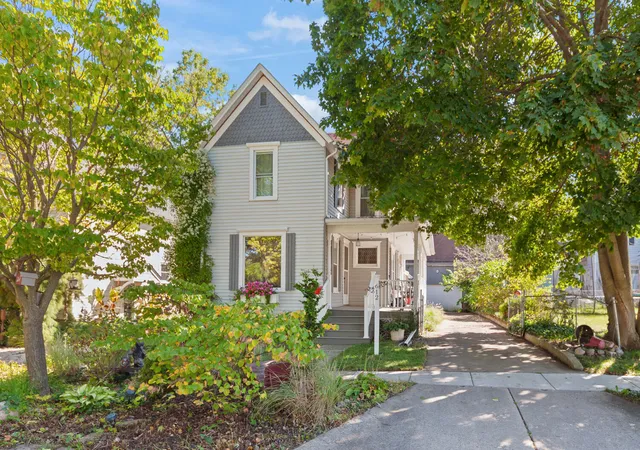 Single family home for sale at 612 N Clinton St, Adrian, MI 49221 | MLS# 81025061172
