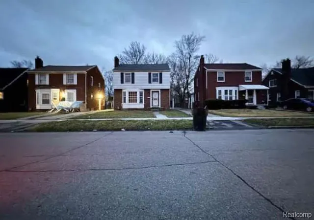 3rd image of 15421 Mapleridge St, Detroit, MI 48205 | MLS# 20251058953