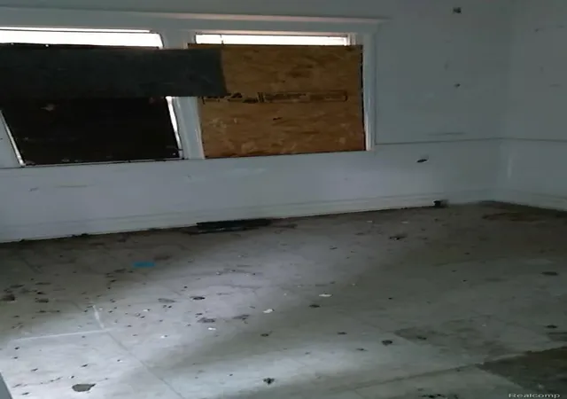 Photo 4 of Single family home for sale at 3489 Seyburn St, Detroit, MI 48214 | MLS# 20251059093 | Listing updated on 2026-10-05