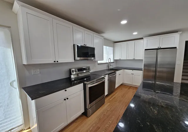 3rd image of 19245 Eldridge Ln, Southfield, MI 48076 | MLS# 58050195885