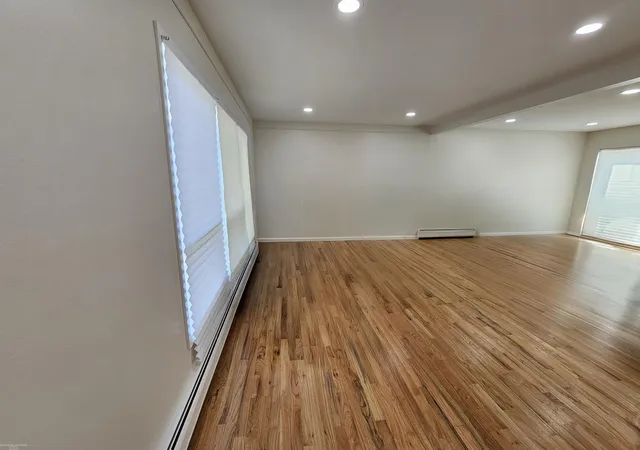 4th image of 19245 Eldridge Ln, Southfield, MI 48076 | MLS# 58050195885