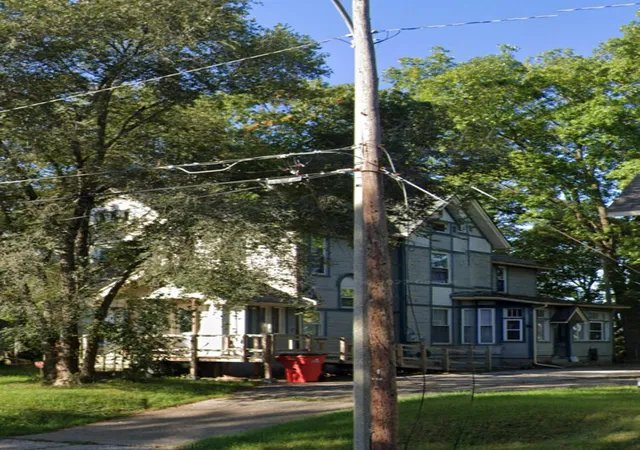 Listing Photo 2 - Condo for sale in building located at 468 Colfax Ave, Benton Harbor, MI 49022