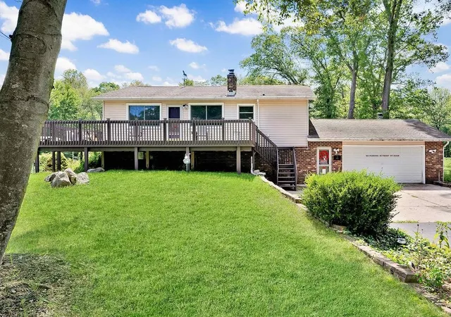 Photo 4 of Single family home for sale at 3175 Strand Rd, Muskegon, MI 49445 | MLS# 78080064307 | Listing updated on 2026-10-06