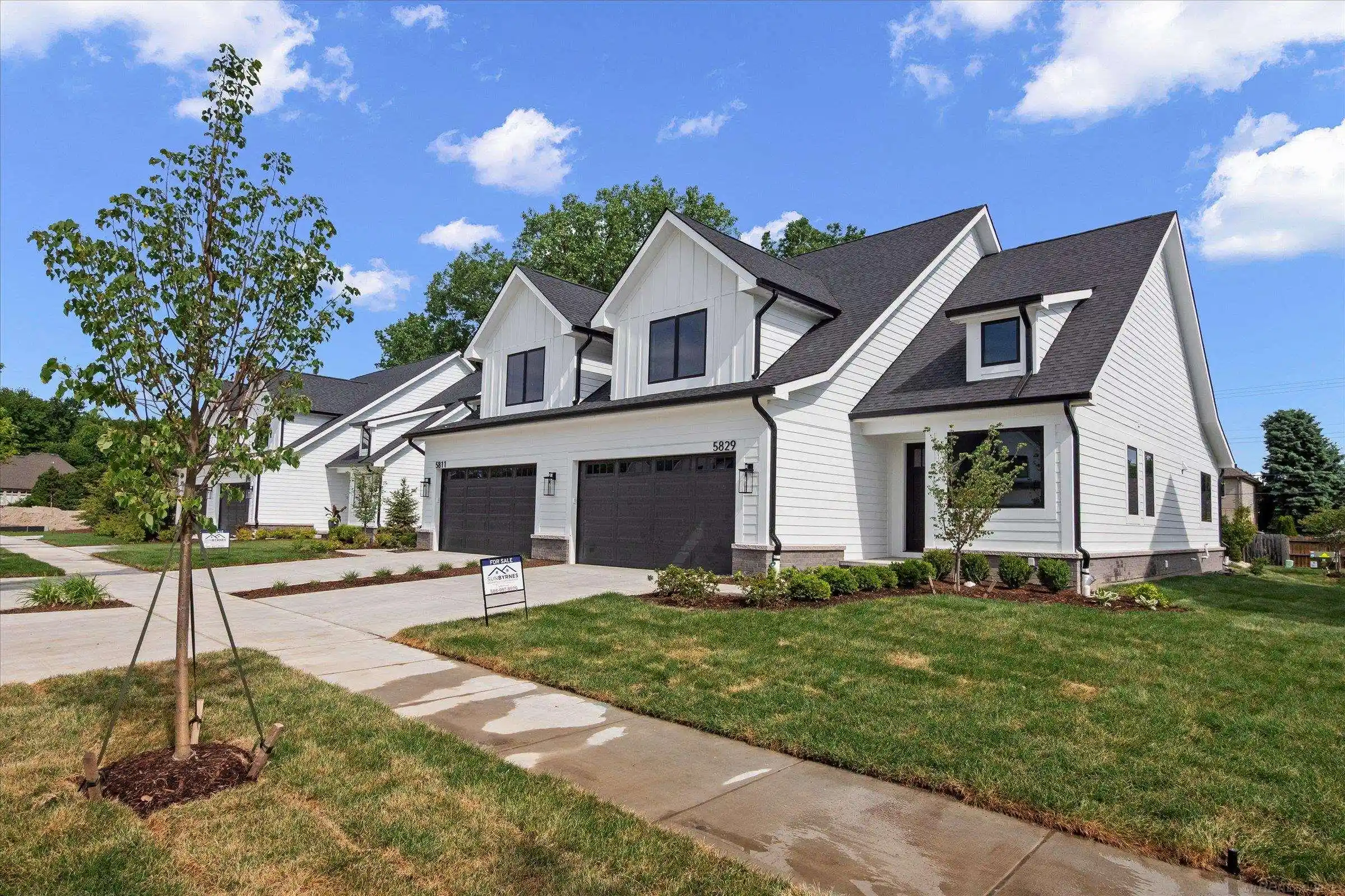Listing Photo 1 - Condo for sale in 5829 Hts Dr located at 5829 Hts Dr, Sterling Heights, MI 48314 - Unit 5829 Heights Dr