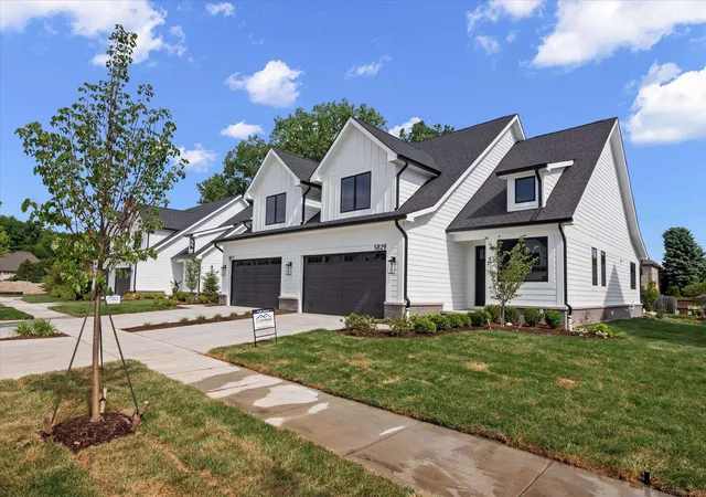 Photo 1 of Condo for sale at 5829 Heights Dr, Sterling Heights City Macomb, MI 48314 | MLS# 58050196032 | Listing updated on 2026-09-09