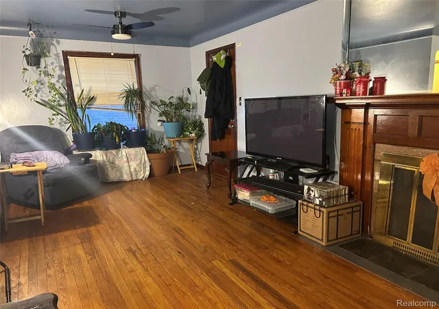 Homes for sale in Detroit, MI | 18415 Edinborough Rd, Detroit, MI 48219 | MLS# 20251059721