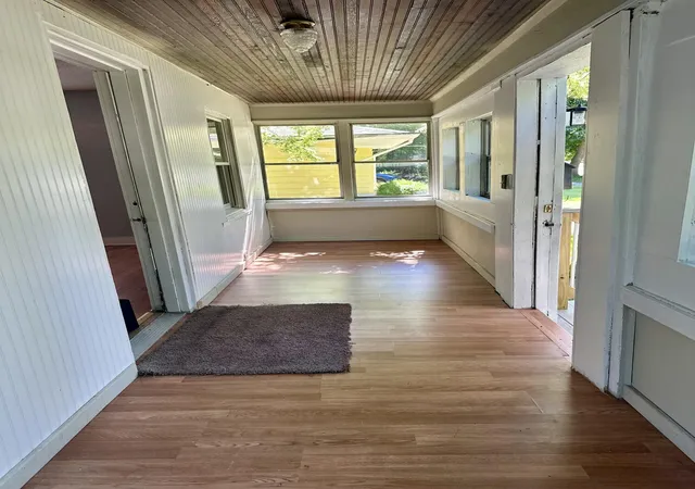 Photo 3 of Single family home for sale at 828 W Larch Ave, Muskegon, MI 49441 | MLS# 71025061964 | Listing updated on 2026-09-17