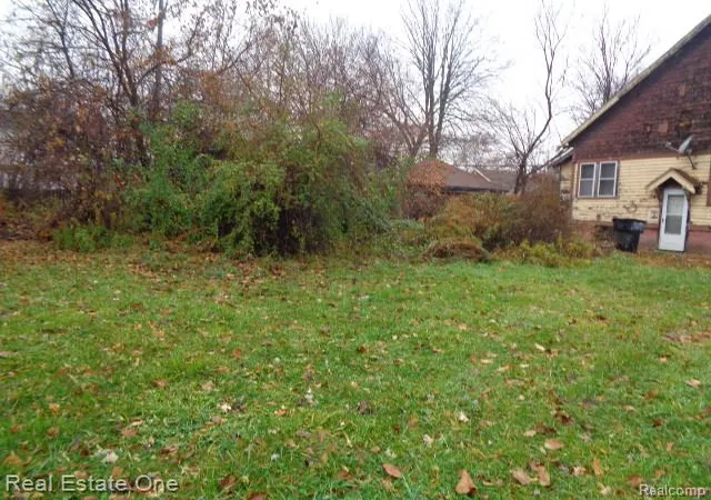 Photo 3 of Land for sale at 5277 Lenox St, Detroit, MI 48213 | MLS# 20251060250 | Listing updated on 2026-07-06