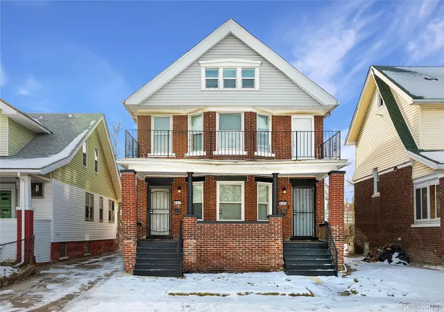 Listing Photo 1 - Condo for sale in building located at 643 Navahoe St, Detroit, MI 48215