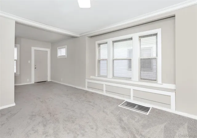 Listing Photo 3 - Condo for sale in building located at 643 Navahoe St, Detroit, MI 48215
