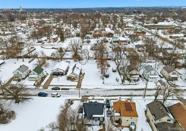 Photo 2 of Land for sale at 299 Central Ave, Pontiac, MI 48341 | MLS# 20251060688 | Listing updated on 2026-07-31