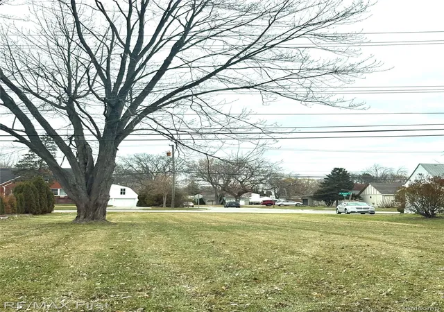 2nd image of 2720 E Maple Rd, Troy City Oakland, MI 48083 | MLS# 20251060817