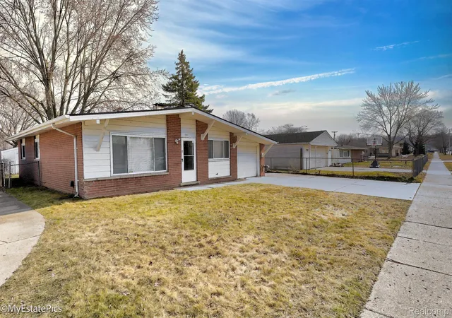 Photo 1 of Sale Pending at 547 S Hawthorne St, Westland, MI 48186 | MLS# 20251061031 | Listing updated on 2026-07-07
