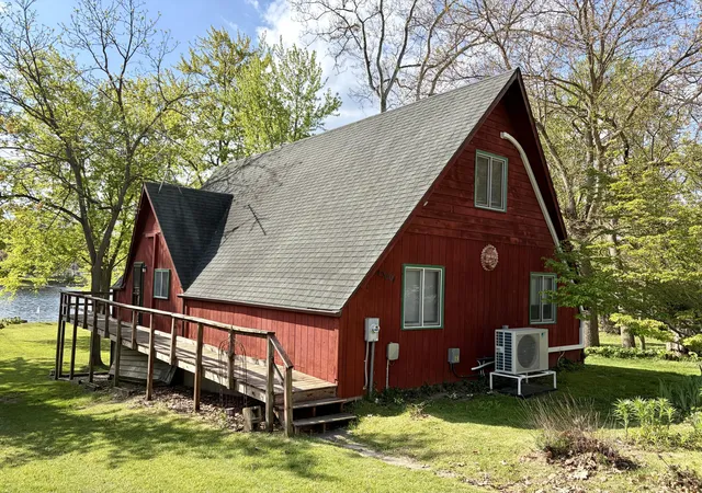 Photo 1 of Single family home for sale at 45601 Peninsula Dr E, Grand Junction, MI 49056 | MLS# 69025062455 | Listing updated on 2026-07-20