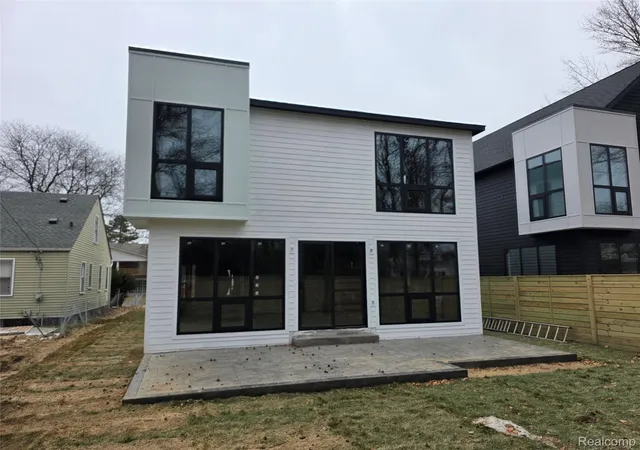 Photo 3 of Single family home for sale at 1837 N Washington Ave, Royal Oak, MI 48073 | MLS# 20251061319 | Listing updated on 2026-09-20