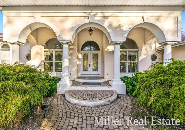 Photo 3 of Single family home for sale at 660 Indian Hills Dr, Hastings, MI 49058 | MLS# 65025062610 | Listing updated on 2026-08-25