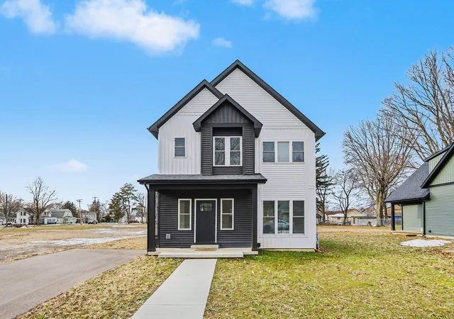 31st image of 105 Lester Ave, Dowagiac, MI 49047 | MLS# 69025062611