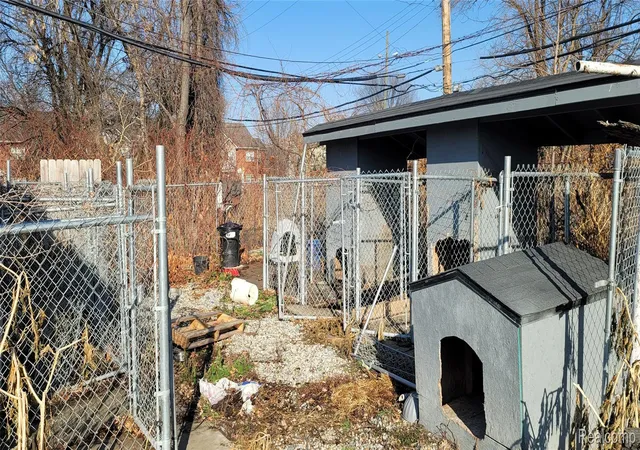 5th image of 987 E Philadelphia St, Detroit, MI 48211 | MLS# 20251061525