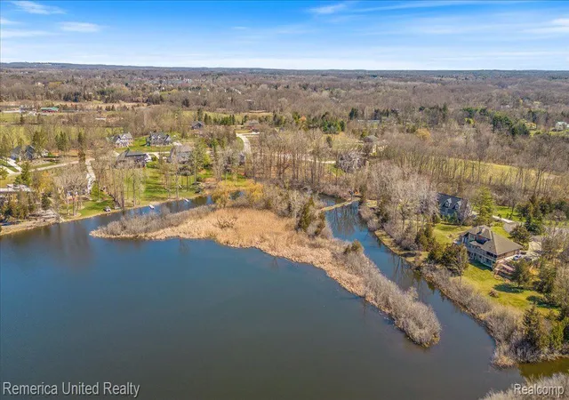 2nd image of 10468 Oak Shore Dr, South Lyon, MI 48178 | MLS# 20251061835
