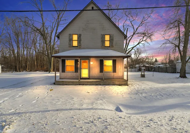 Photo 1 of Sale Pending at 2049 Henry St, Port Huron, MI 48060 | MLS# 58050196606 | Listing updated on 2026-07-02