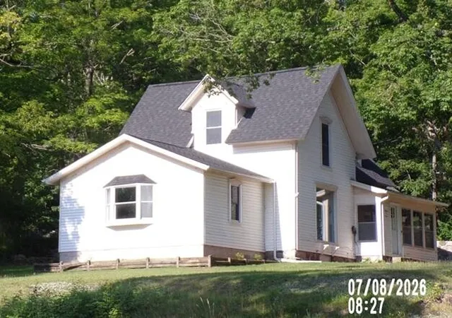 Photo 1 of Single family home for sale at 305 W Pine St, Big Rapids, MI 49307 | MLS# 72025063006 | Listing updated on 2026-07-22