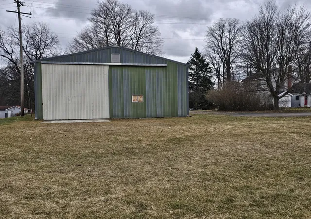 Photo 3 of Single family home for sale at 66598 Territorial Rd, Lawrence, MI 49064 | MLS# 66026000128 | Listing updated on 2026-07-07