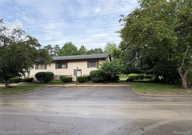 Photo 1 of Sale Pending at 38032 Hixford Pl, Westland, MI 48185 | MLS# 20261000178 | Listing updated on 2026-09-10