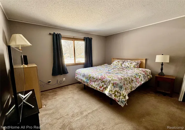 Listing Photo 5 - Condo for sale in building located at 38032 Hixford Pl, Westland, MI 48185