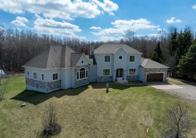 Photo 2 of Single family home for sale at 3195 S Rolland Rd, Remus, MI 49340 | MLS# 79080064600 | Listing updated on 2026-08-31