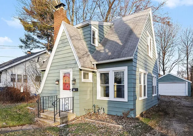 Photo 1 of Sale Pending at 236 Iroquois Ave, Battle Creek, MI 49015 | MLS# 64026000354 | Listing updated on 2026-02-09