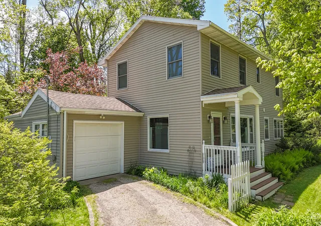 1st image of 61100 Quinnesec Rd, Cassopolis, MI 49031 | MLS# 69026000364