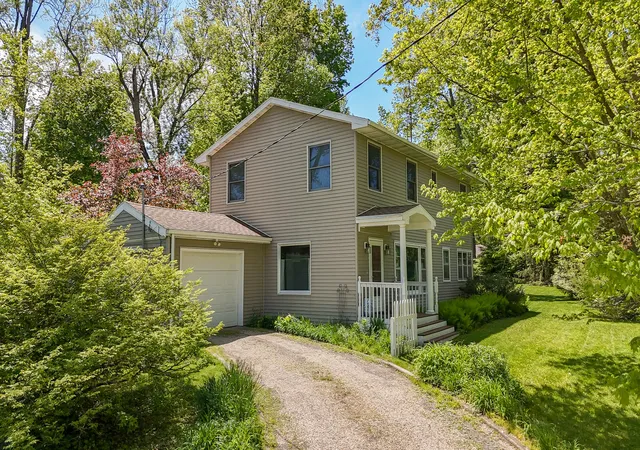 48th image of 61100 Quinnesec Rd, Cassopolis, MI 49031 | MLS# 69026000364